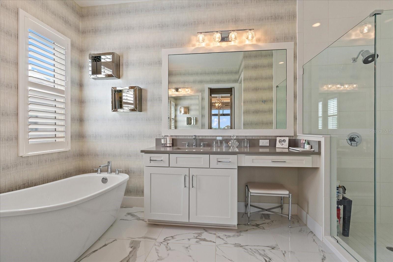 LAKEHOUSE COVE/WATERSIDE PH 1 - Residential