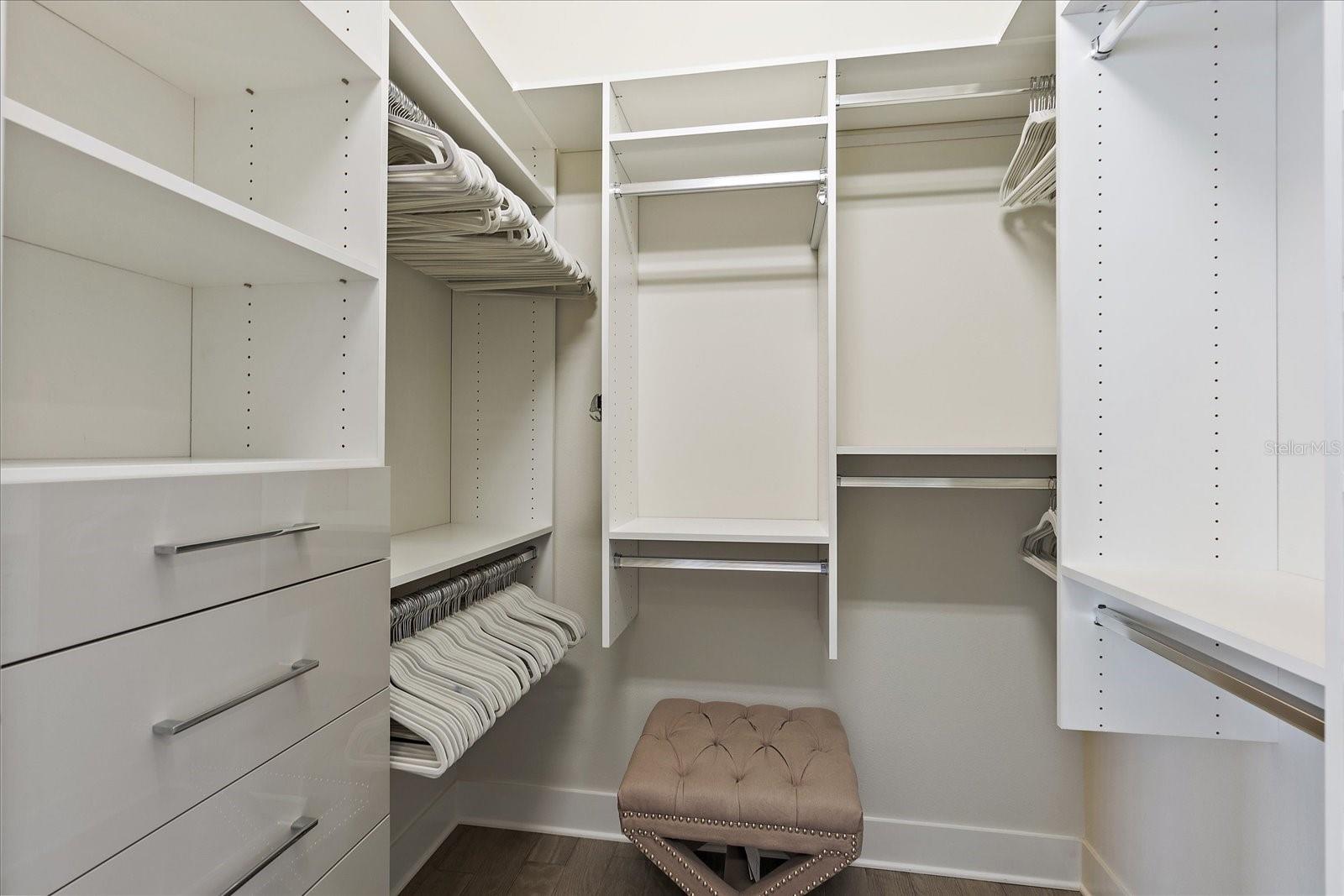 LAKEHOUSE COVE/WATERSIDE PH 1 - Residential