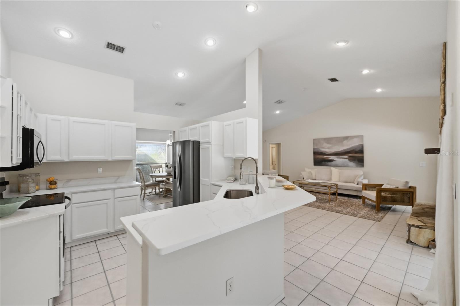 WOODLAWN LAKES FIRST ADD - Residential