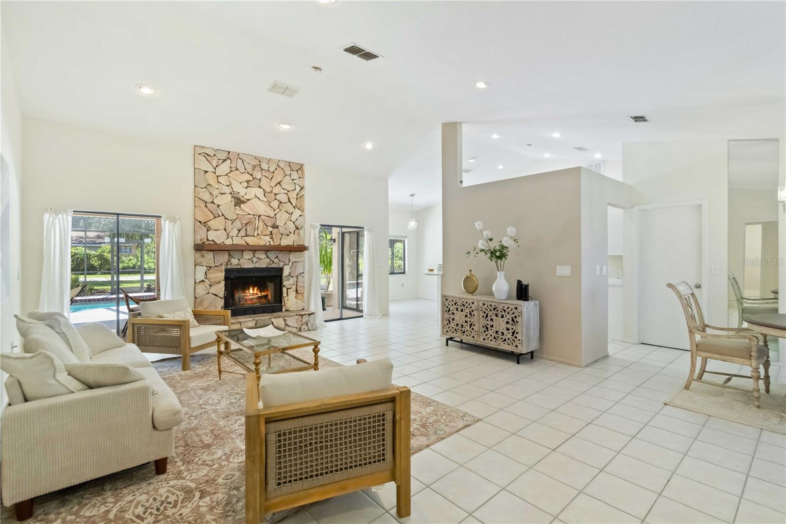 WOODLAWN LAKES FIRST ADD - Residential