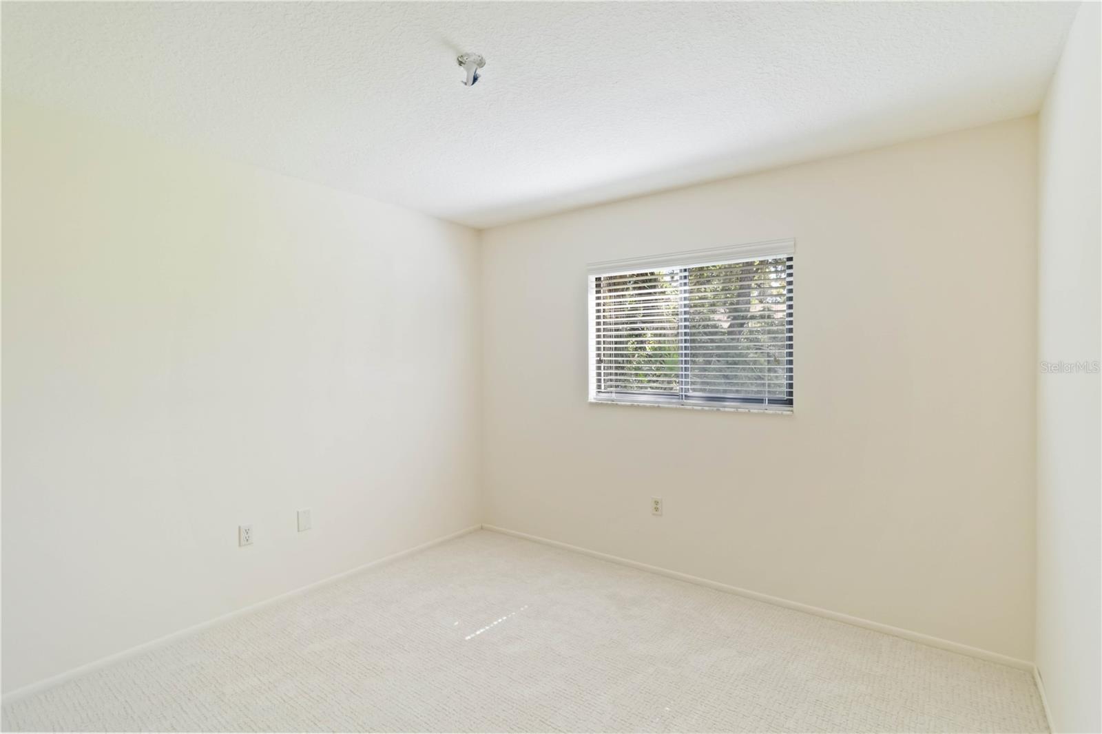 WOODLAWN LAKES FIRST ADD - Residential