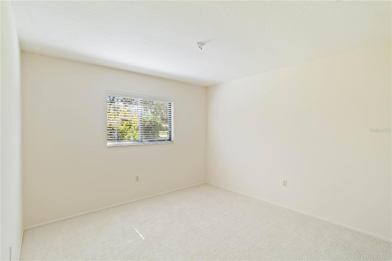 WOODLAWN LAKES FIRST ADD - Residential