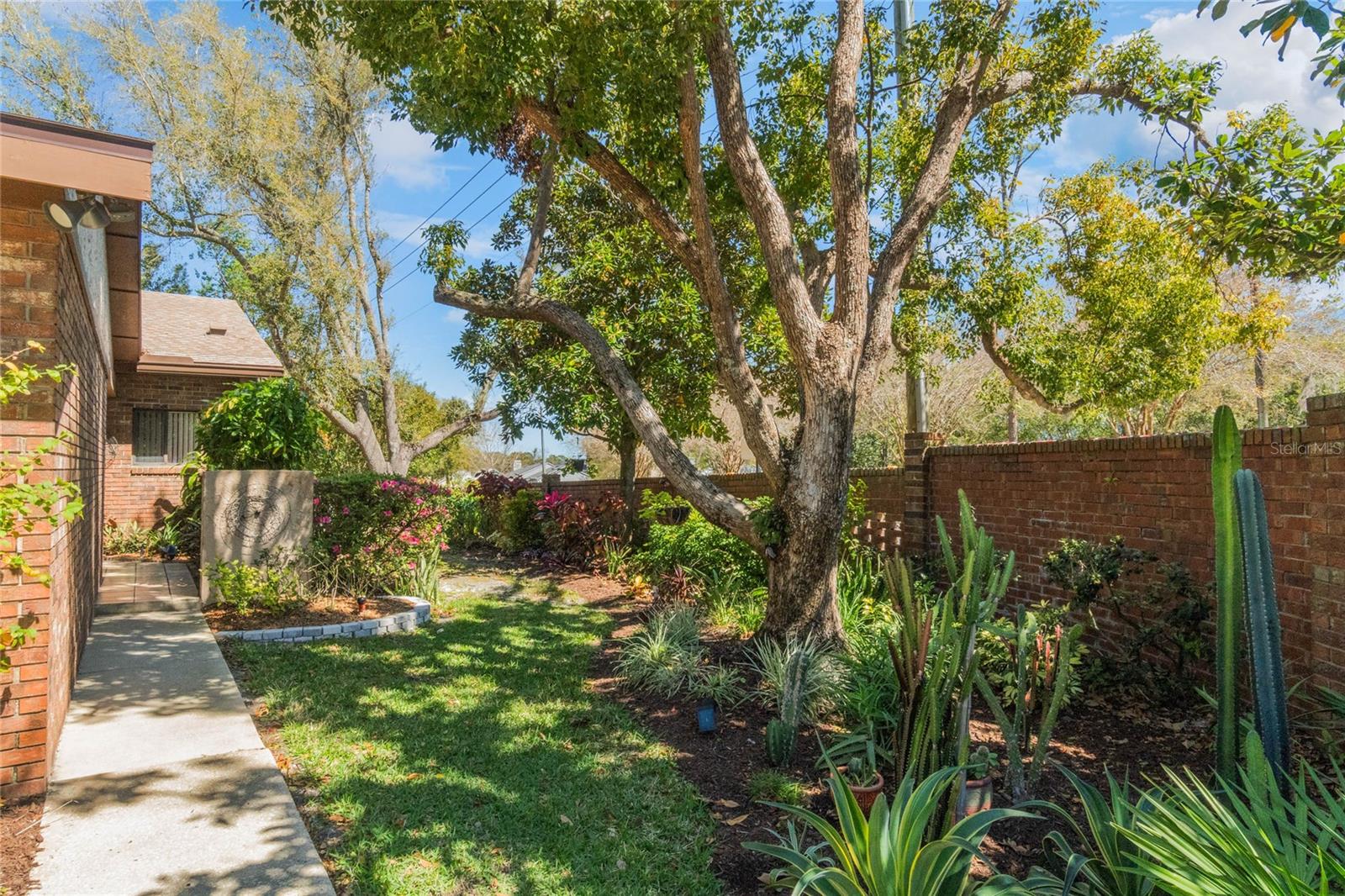 3901 VILLAS GREEN CIRCLE 1