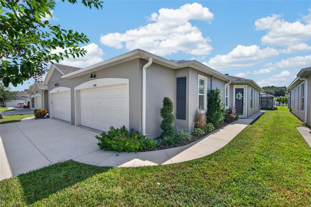 Photo of 4408 Bedford Way, Leesburg, FL 34748 (MLS # G5119385)