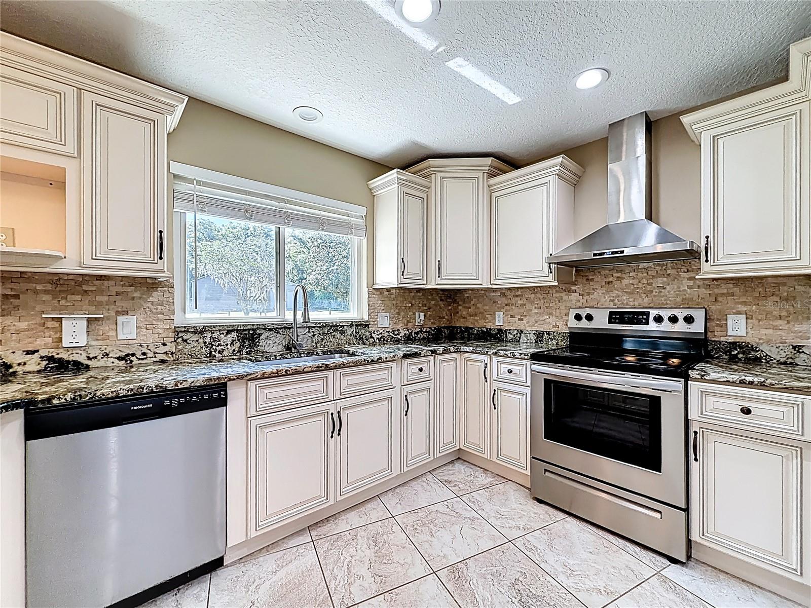 KENSINGTON ESTATES UNIT 01 - Residential