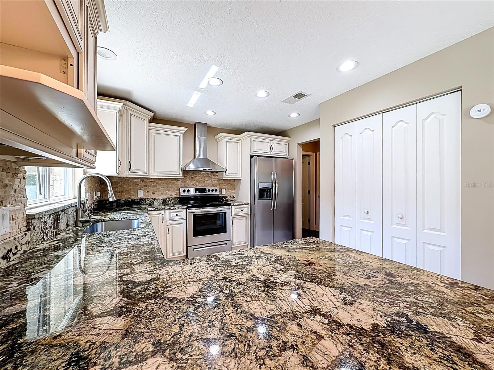 KENSINGTON ESTATES UNIT 01 - Residential