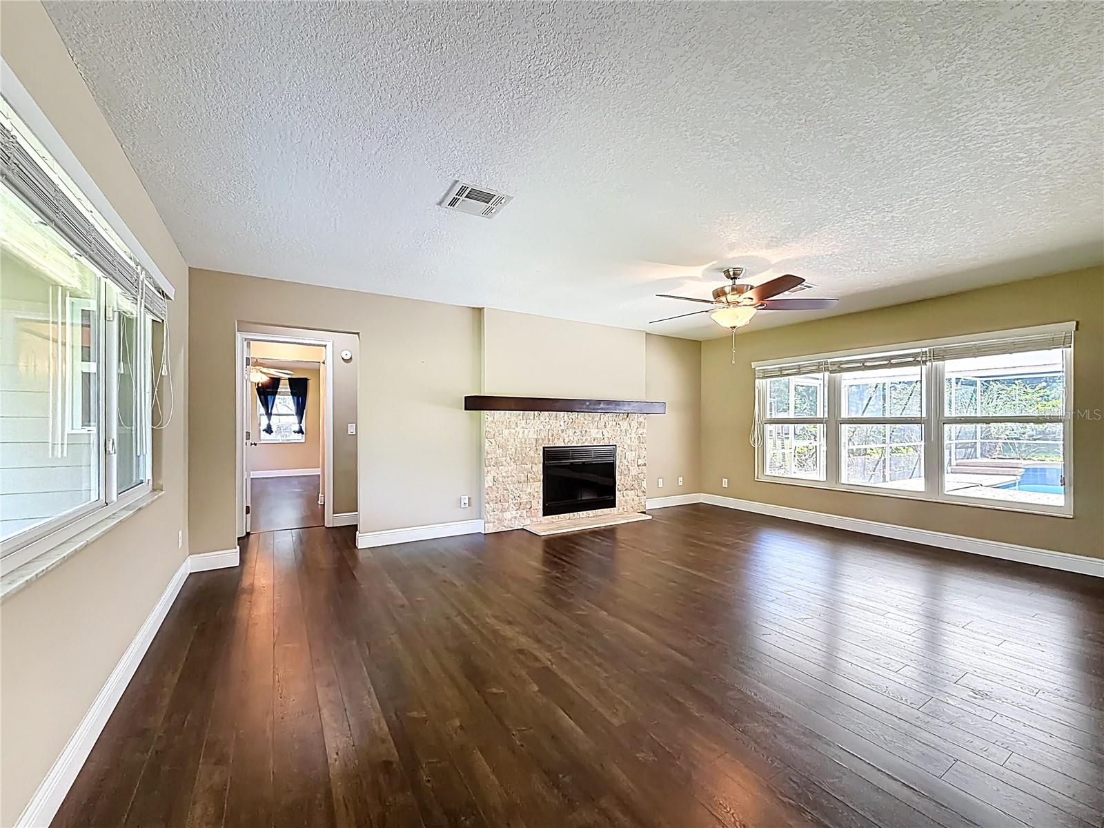 KENSINGTON ESTATES UNIT 01 - Residential