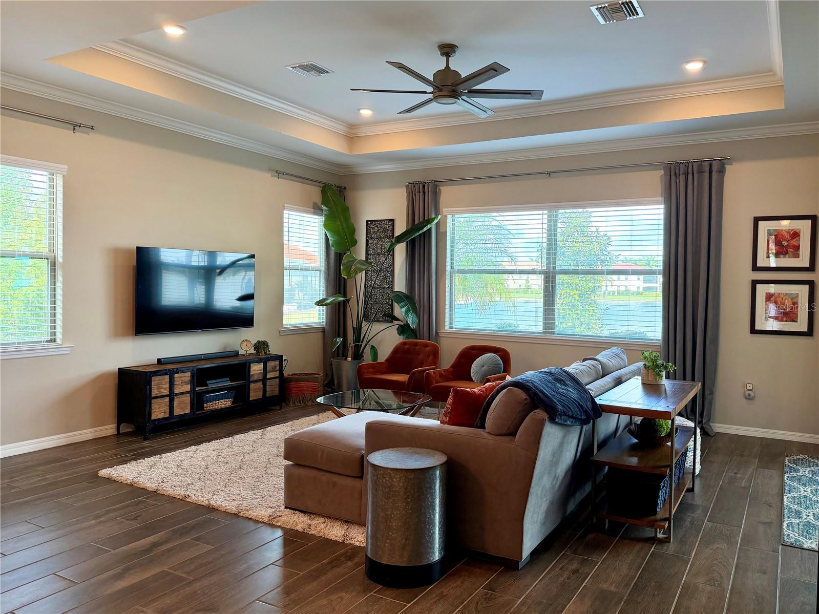 TOSCANA ISLES - Residential