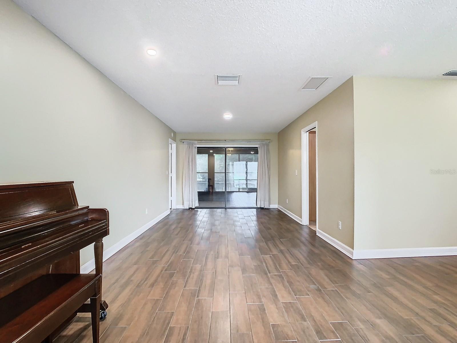 1469 GRACE LAKE CIRCLE