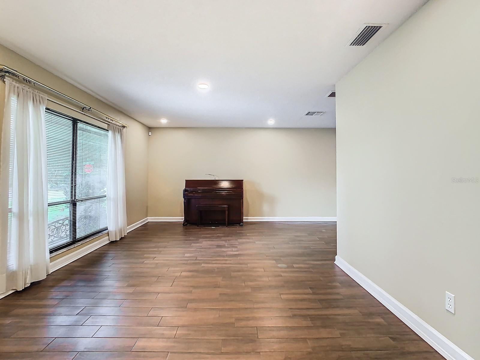 1469 GRACE LAKE CIRCLE