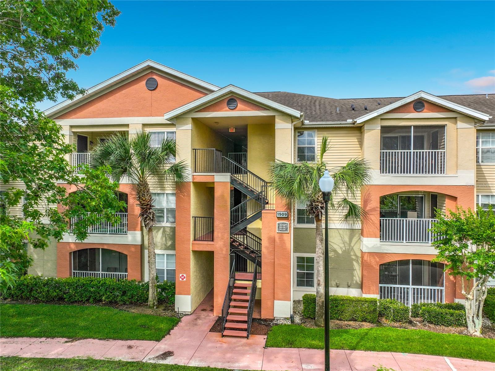 VILLAS AT LAKESIDE A CONDO - Residential