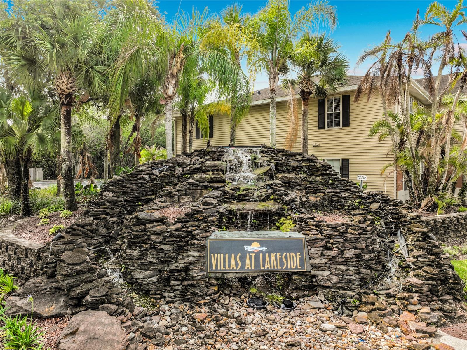 1909 SUMMER CLUB DRIVE 301