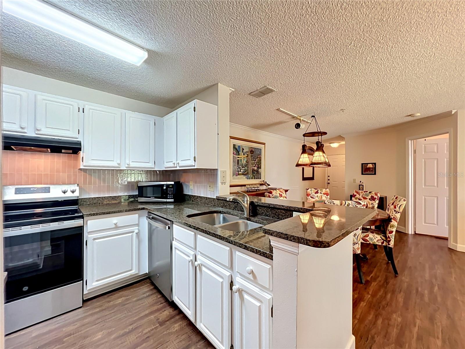 VILLAS AT LAKESIDE A CONDO - Residential
