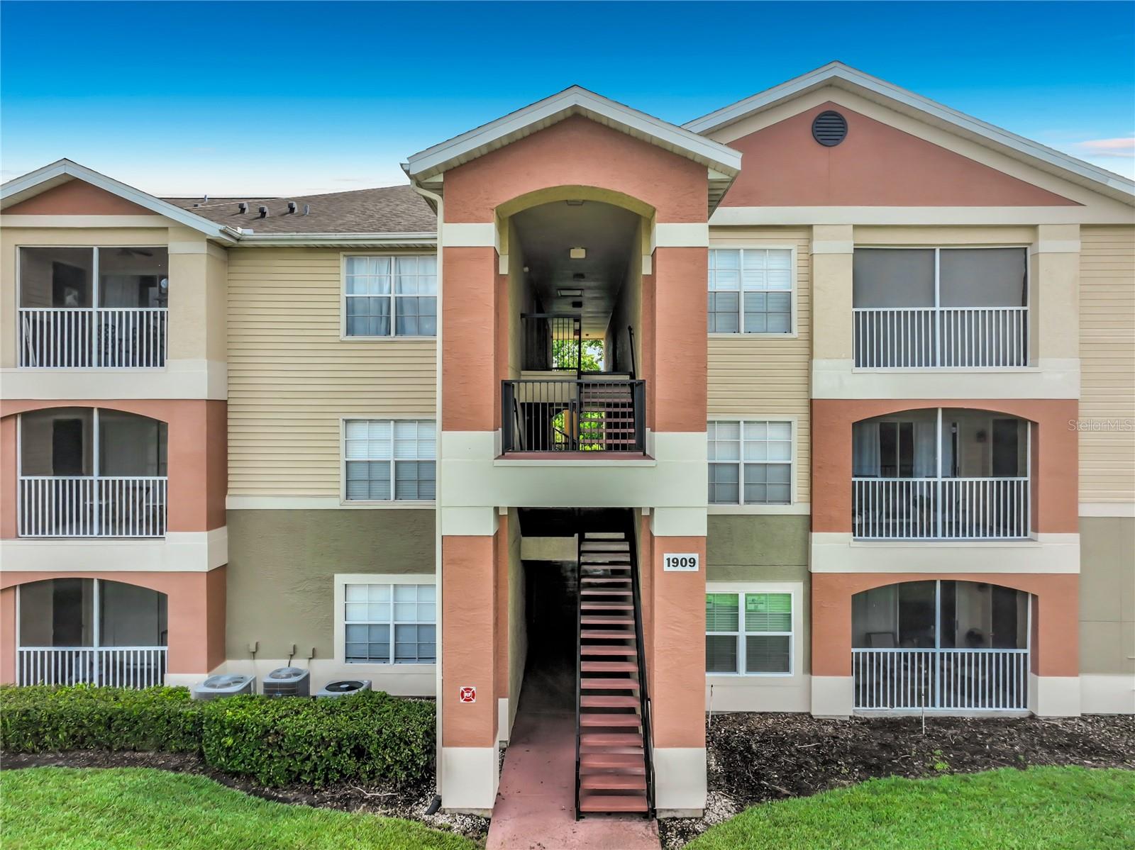 VILLAS AT LAKESIDE A CONDO - Residential