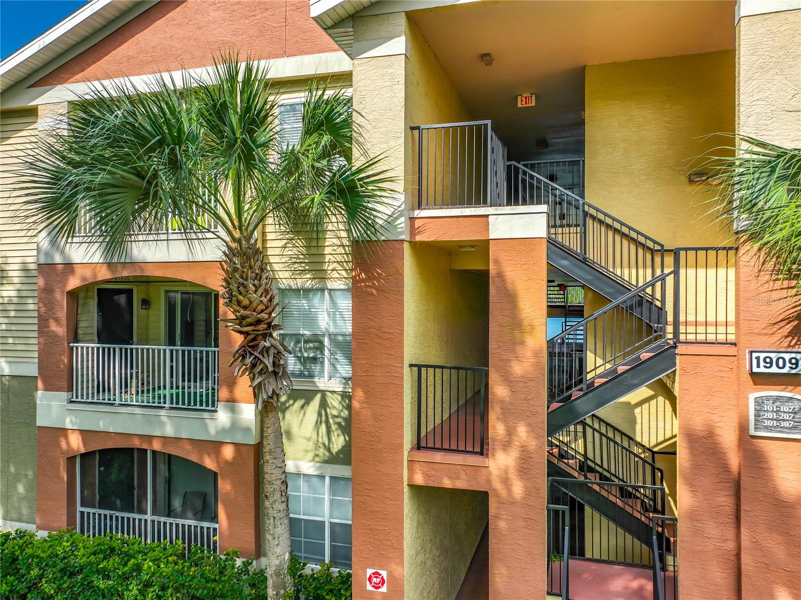 VILLAS AT LAKESIDE A CONDO - Residential