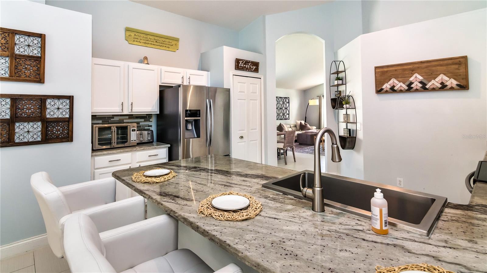 AVIANA PH 01 - Residential