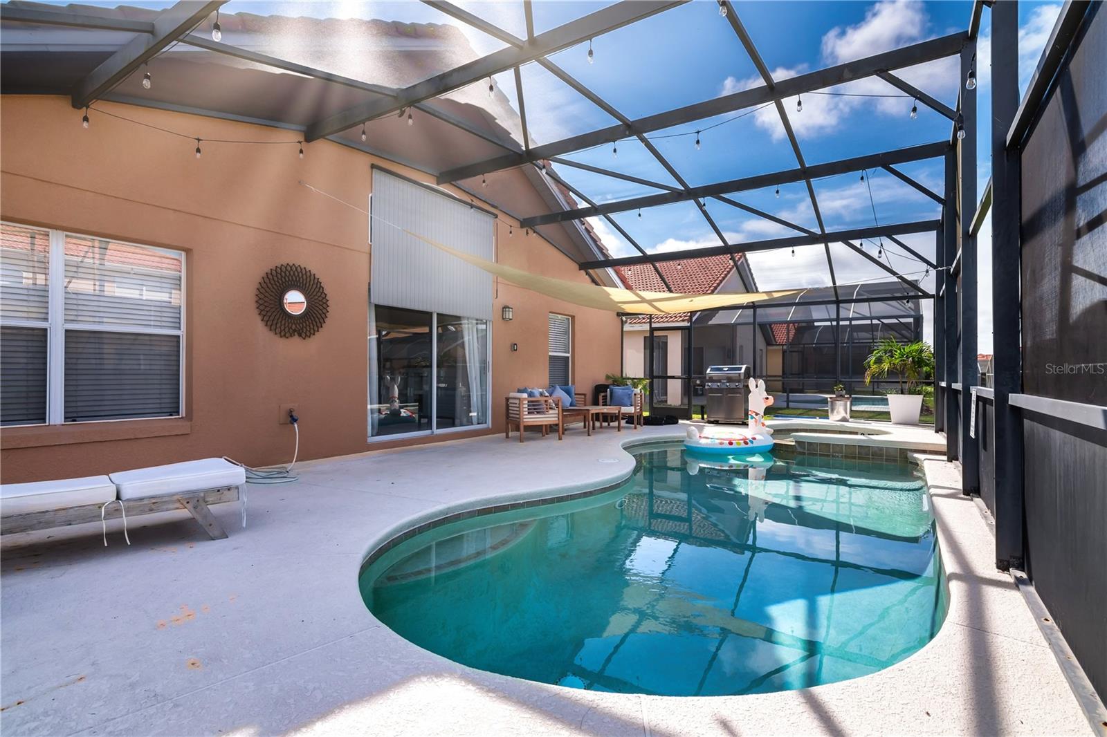 AVIANA PH 01 - Residential