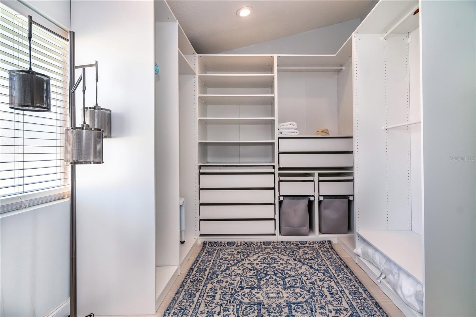 AVIANA PH 01 - Residential