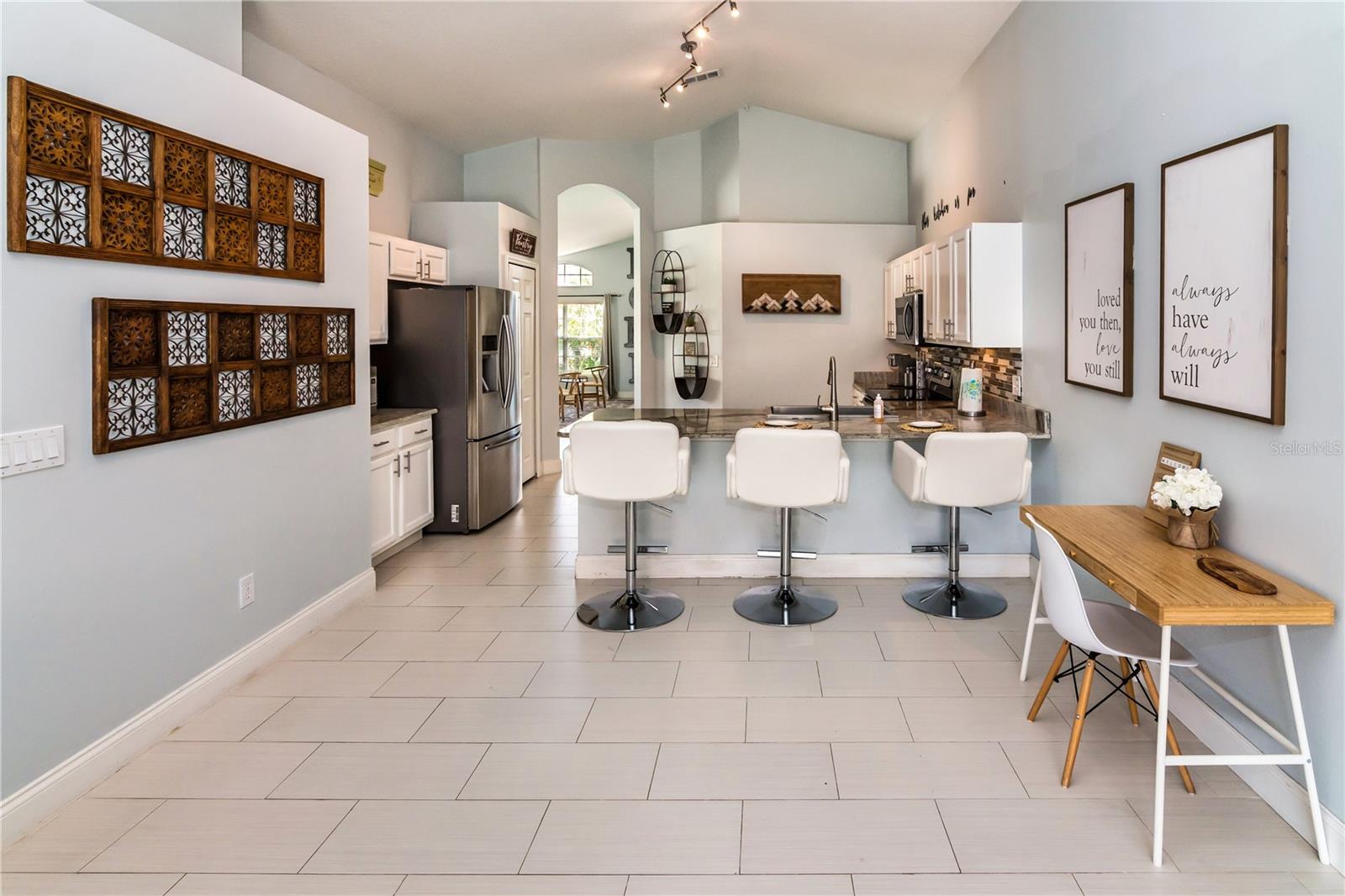 AVIANA PH 01 - Residential