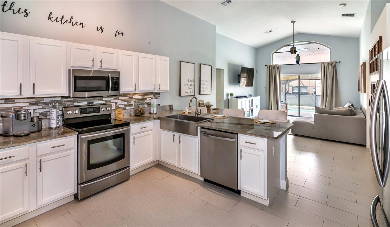 AVIANA PH 01 - Residential