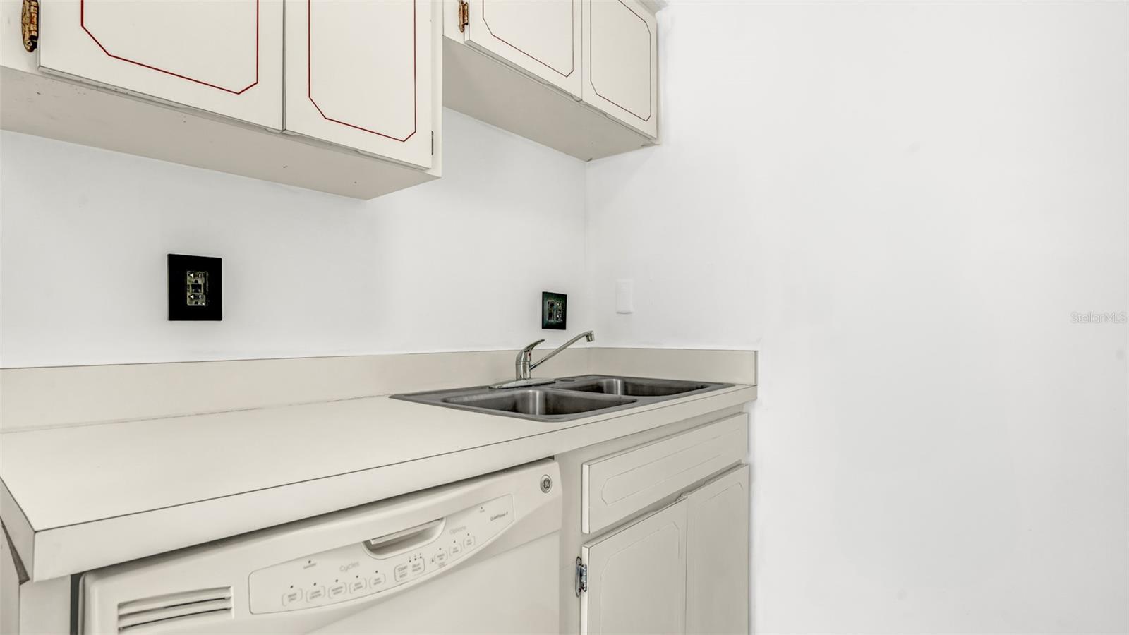 BARDMOOR WEST CONDO - Residential Lease