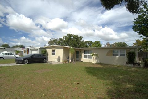 Photo of 4801 28th Avenue N, St Petersburg, FL 33713 (MLS # S5136932)