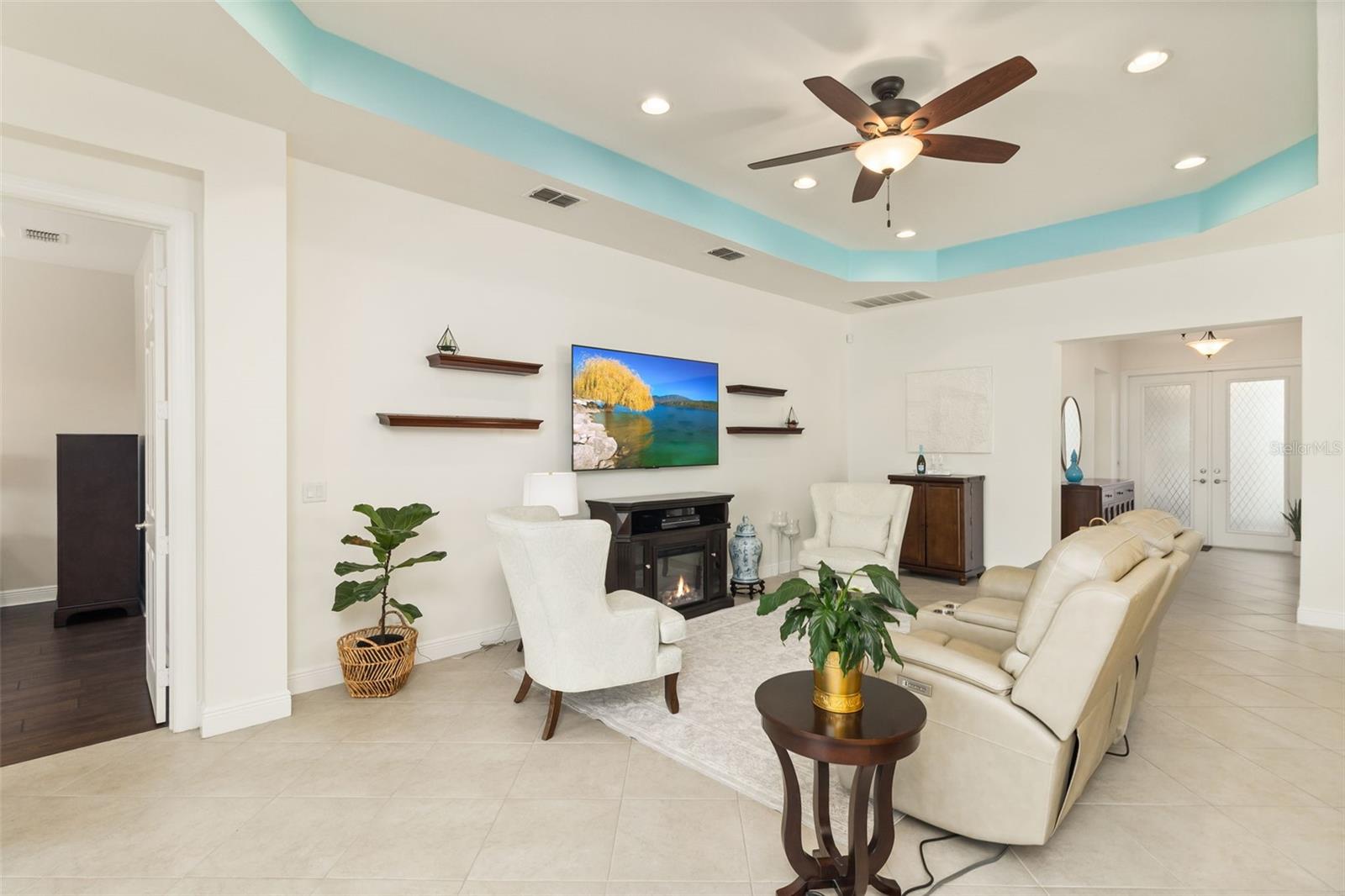 VALENCIA LAKES TR J PH 2 - Residential