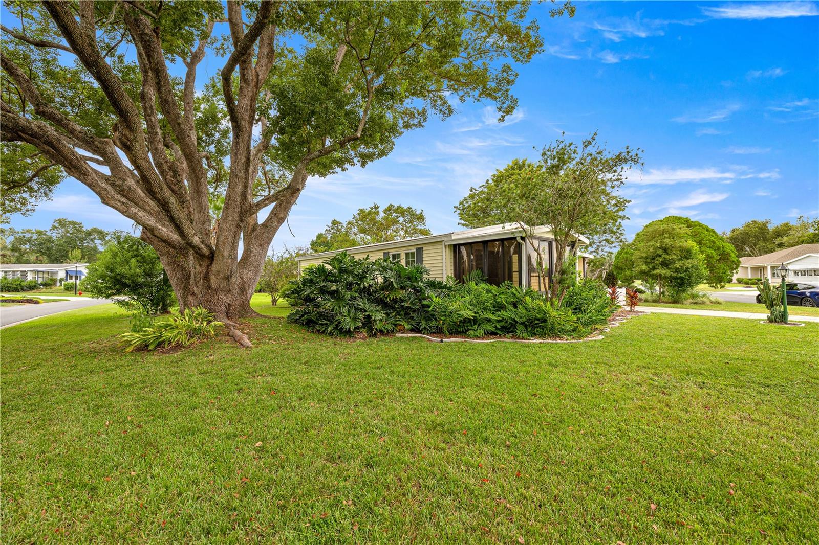 LADY LAKE ORANGE BLOSSOM GARDENS UNIT 06 - Residential