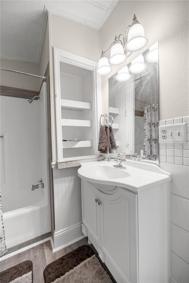 LADY LAKE ORANGE BLOSSOM GARDENS UNIT 06 - Residential