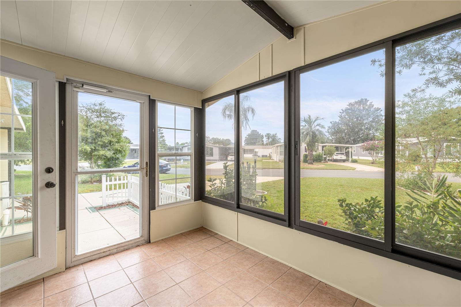 LADY LAKE ORANGE BLOSSOM GARDENS UNIT 06 - Residential