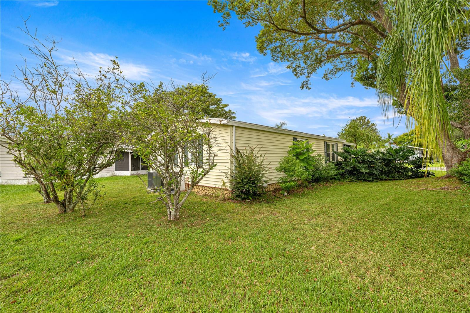 LADY LAKE ORANGE BLOSSOM GARDENS UNIT 06 - Residential