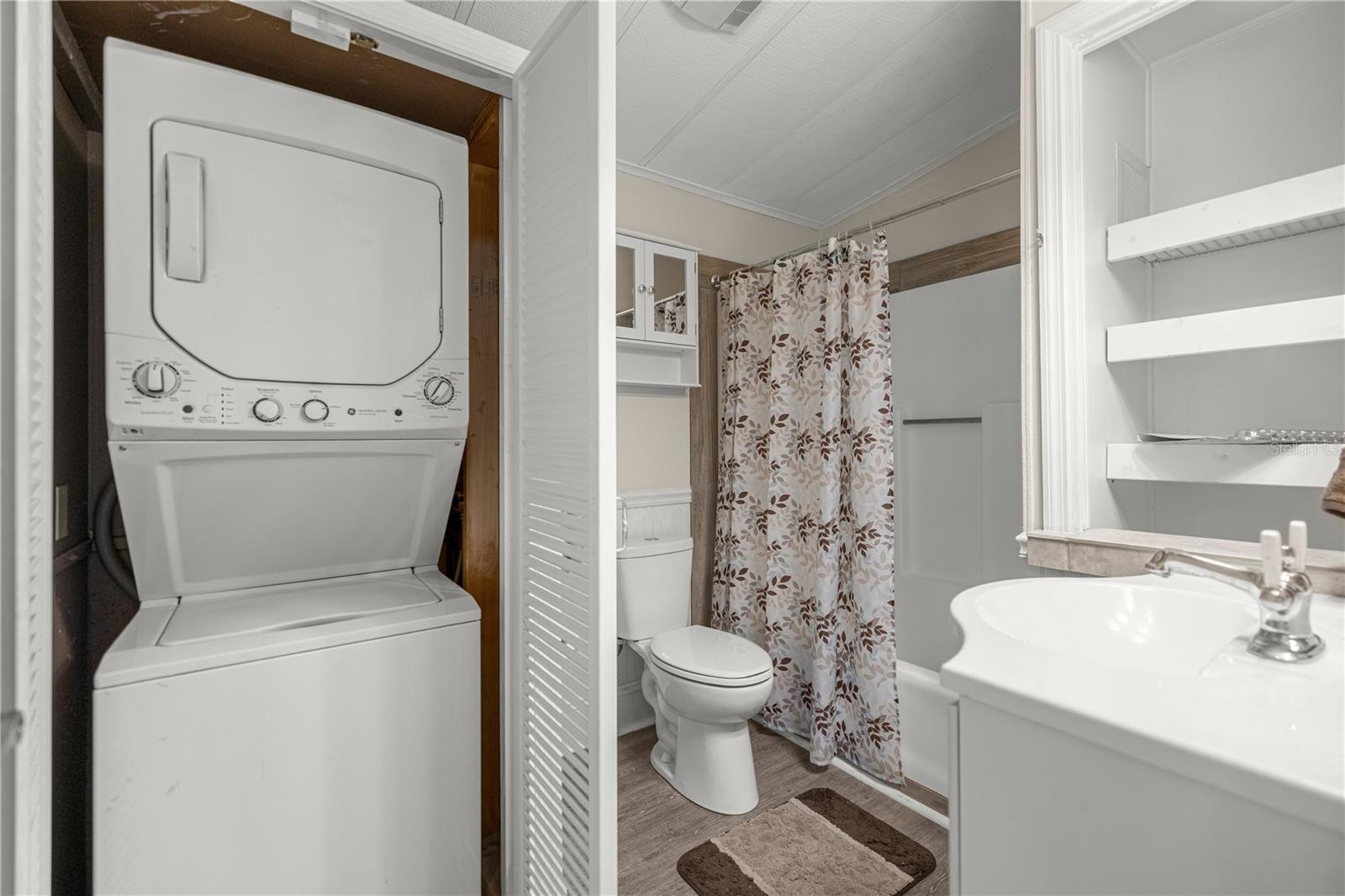 LADY LAKE ORANGE BLOSSOM GARDENS UNIT 06 - Residential