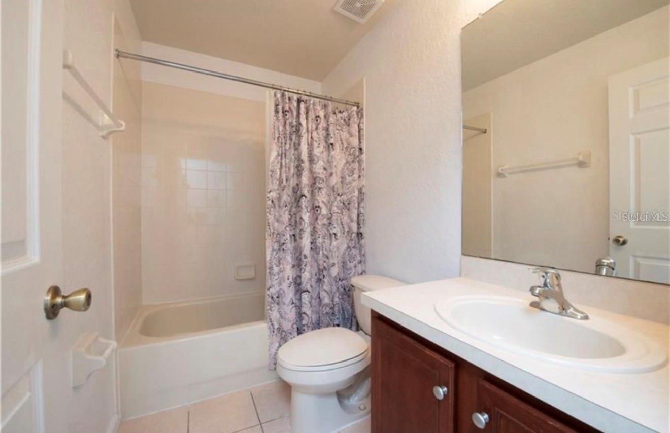 TOWNHOMES OF FLORA RIDGE - Residential Lease