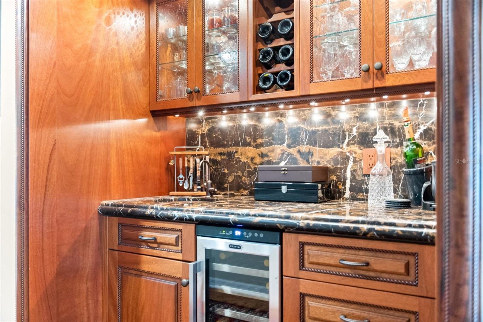 TIDY ISLAND PH II - Residential