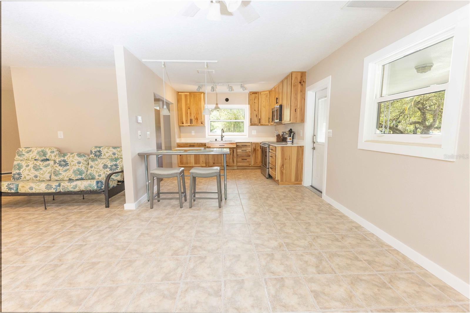 5175 AZALEA CIRCLE