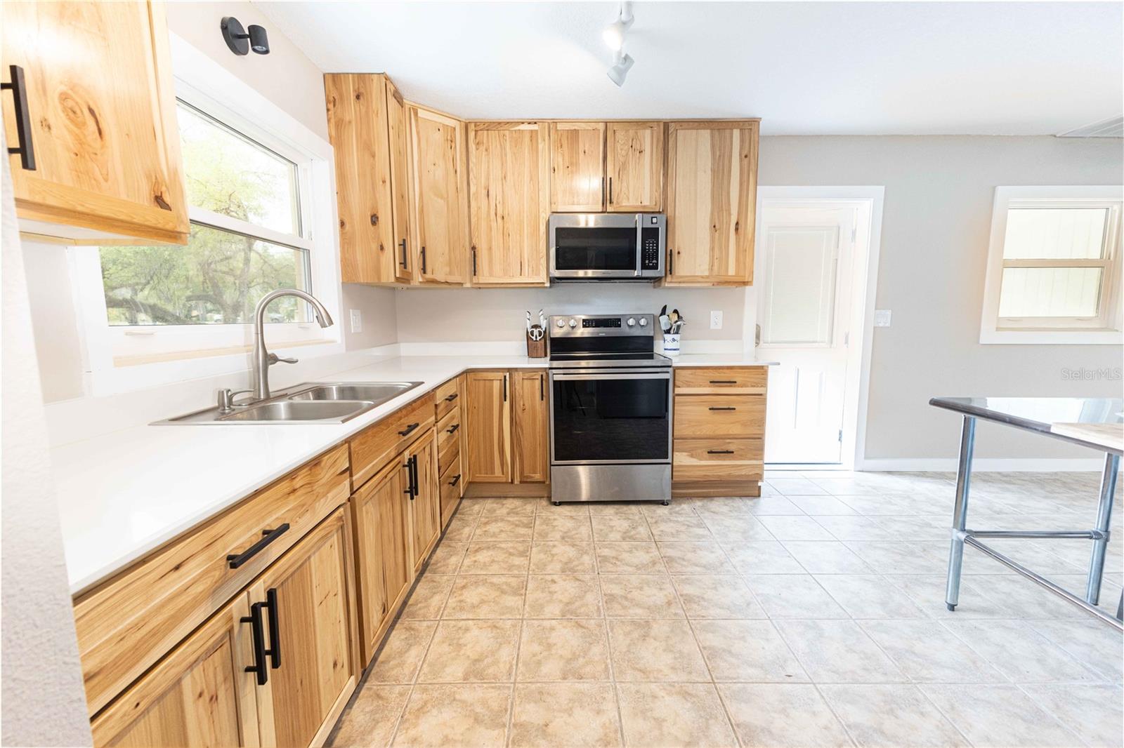 5175 AZALEA CIRCLE