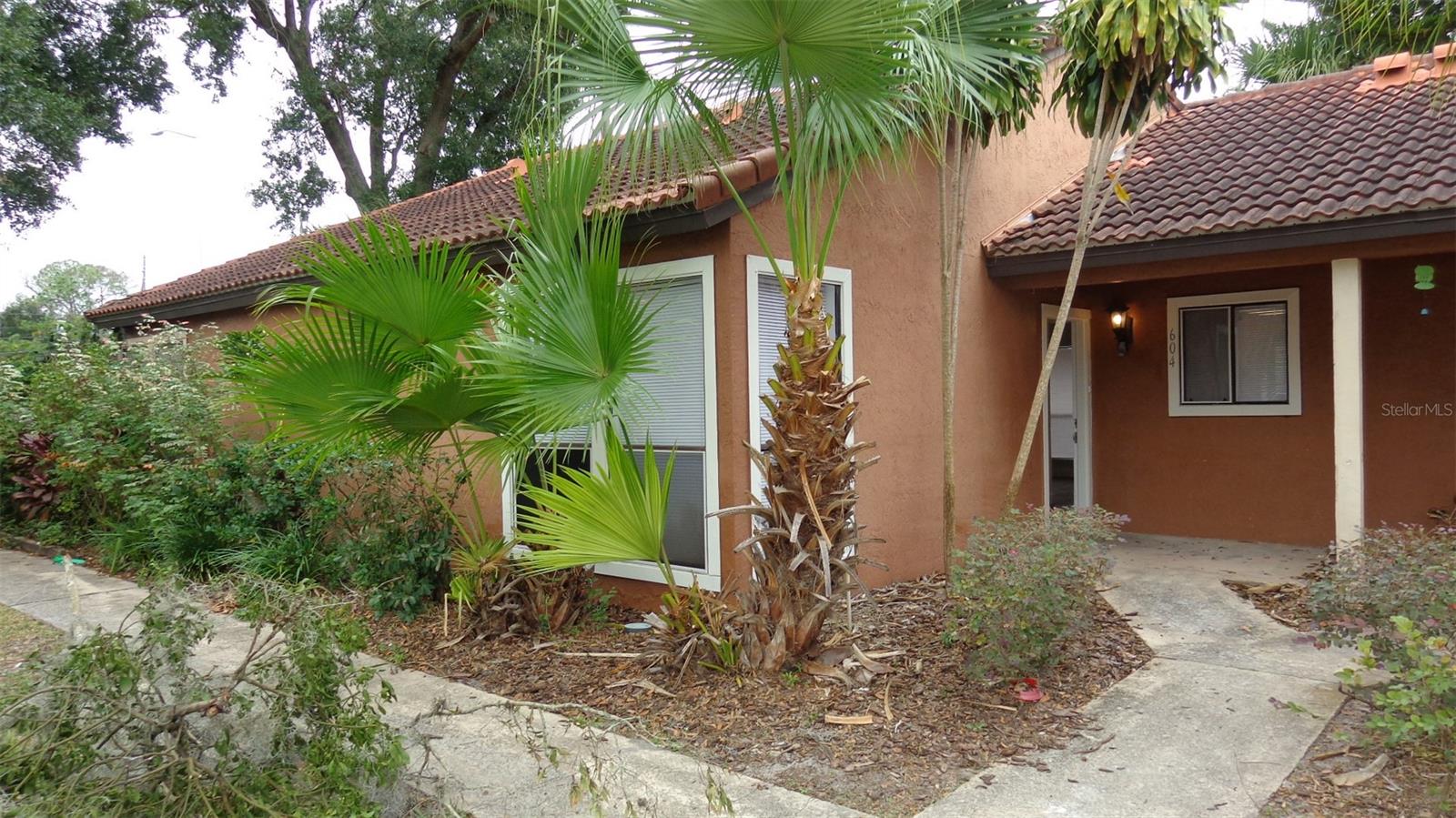 Single level renovated 1 bedroom and 1 bathroom villa with tile floors and newer kitchen. Washer and dryer are included. There is also a wood burning fireplace, and private patio. Located in winter park next to Full Sail, close to university Blvd where you can find many restaurants, entertainment, good transportation, about 10 minutes away from Park Ave, about 15 minutes from downtown Orlando, about 20 minutes from Airport. Well maintained neighborhood with a lot of outdoor entertainment like a pool, Gym and play court, Access to many main roads. Requirements to apply are $100 per application and household monthly income of $4,000.