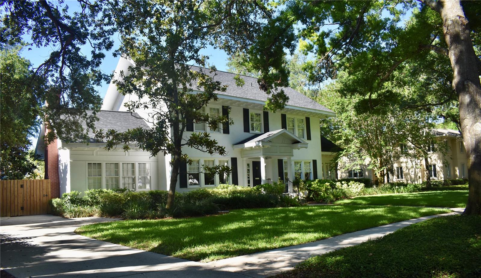 NEW SUBURB BEAUTIFUL - Residential