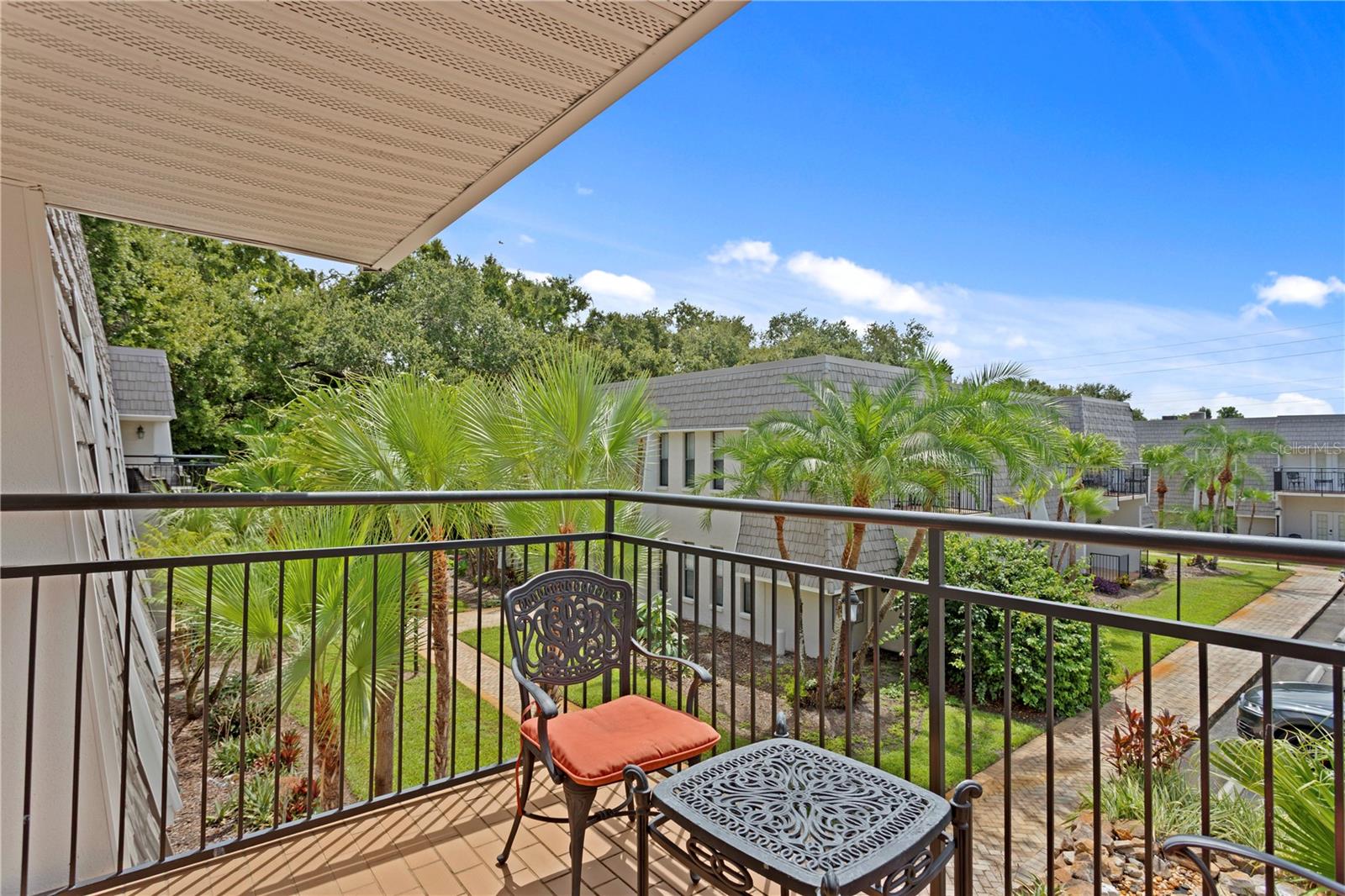 VICTORIA PALMS CONDO - Residential