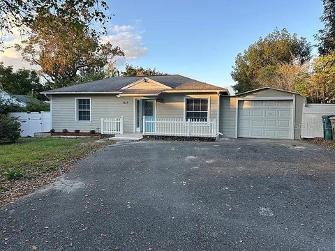 Photo of 1129 NE 12th Street, Ocala, FL 34470 (MLS # O6381215)