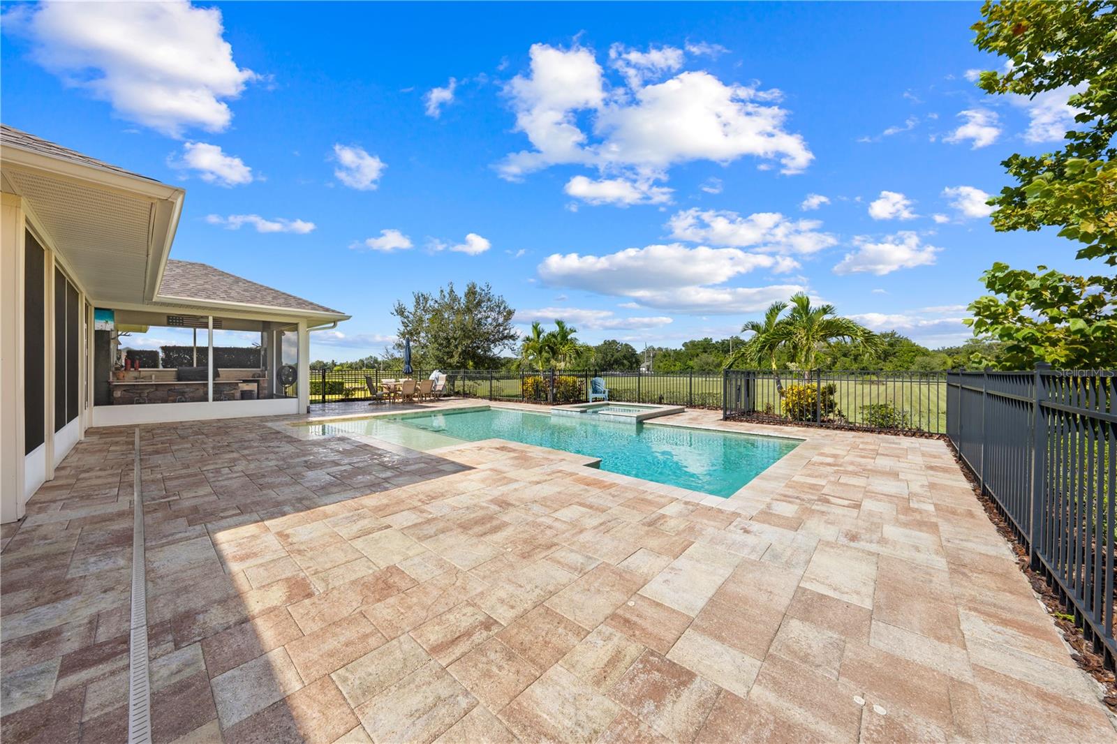 BRIDLE PATH ESTATES - Residential