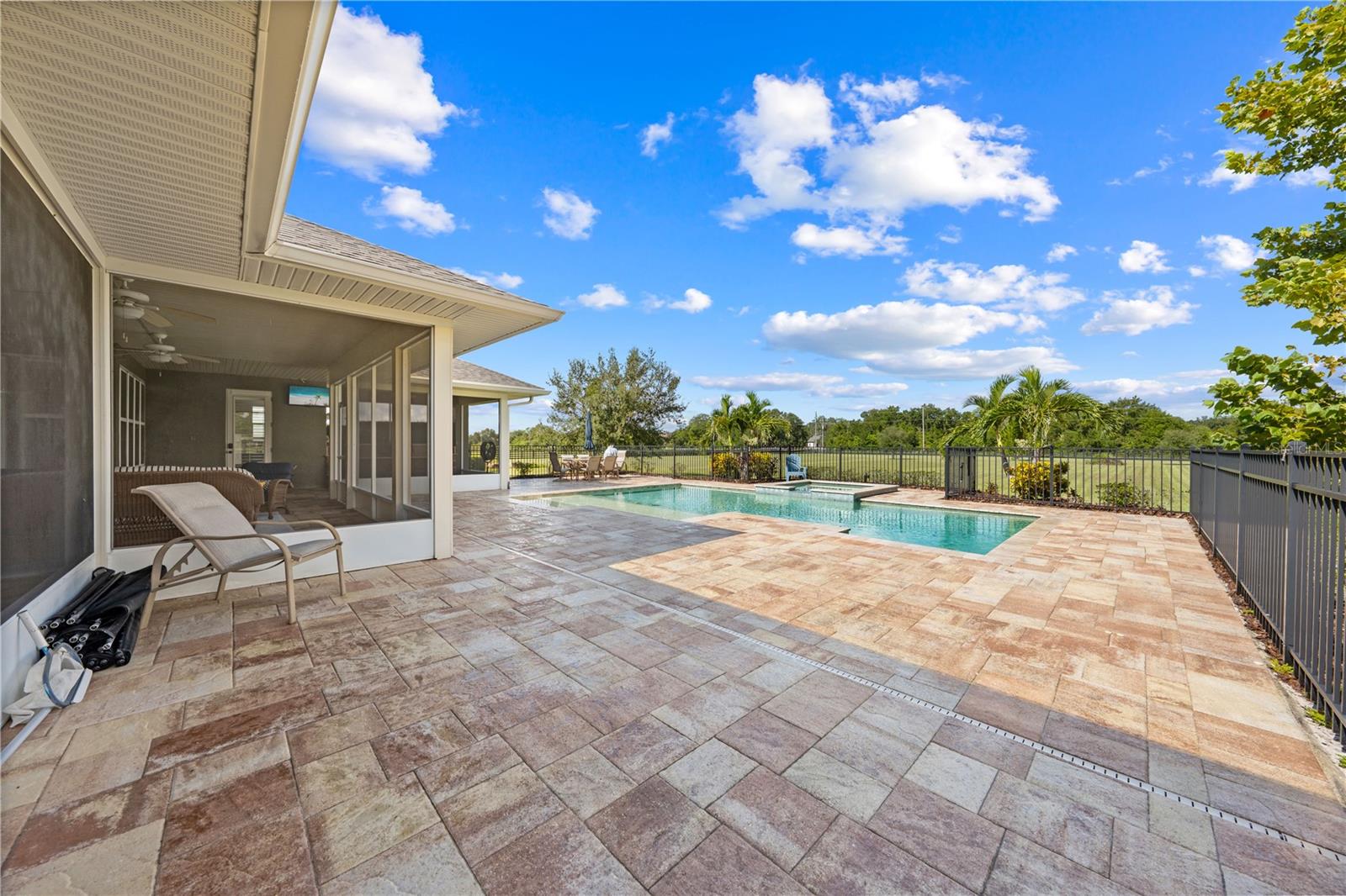 BRIDLE PATH ESTATES - Residential