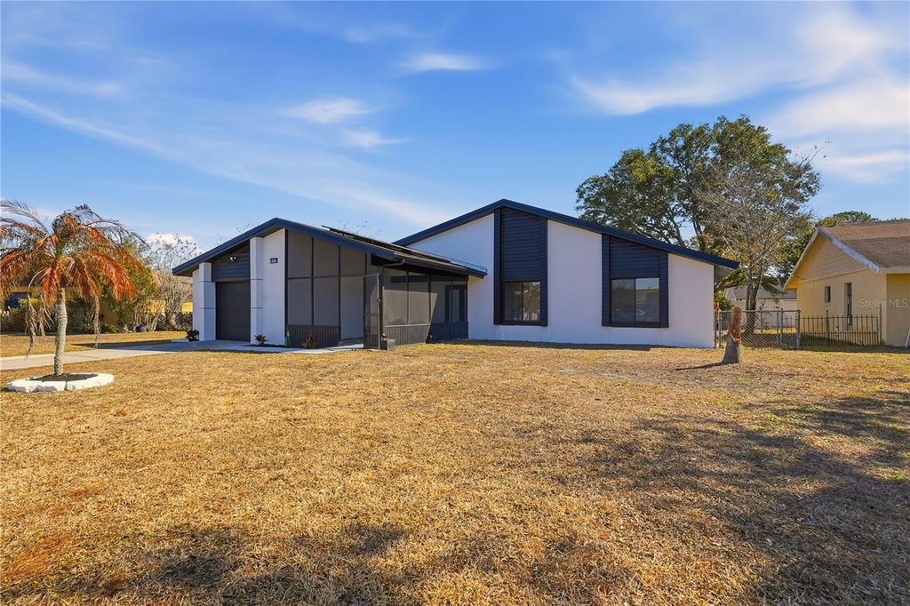 Photo of 811 E Flag Lane, Kissimmee, FL 34759 (MLS # S5143674)