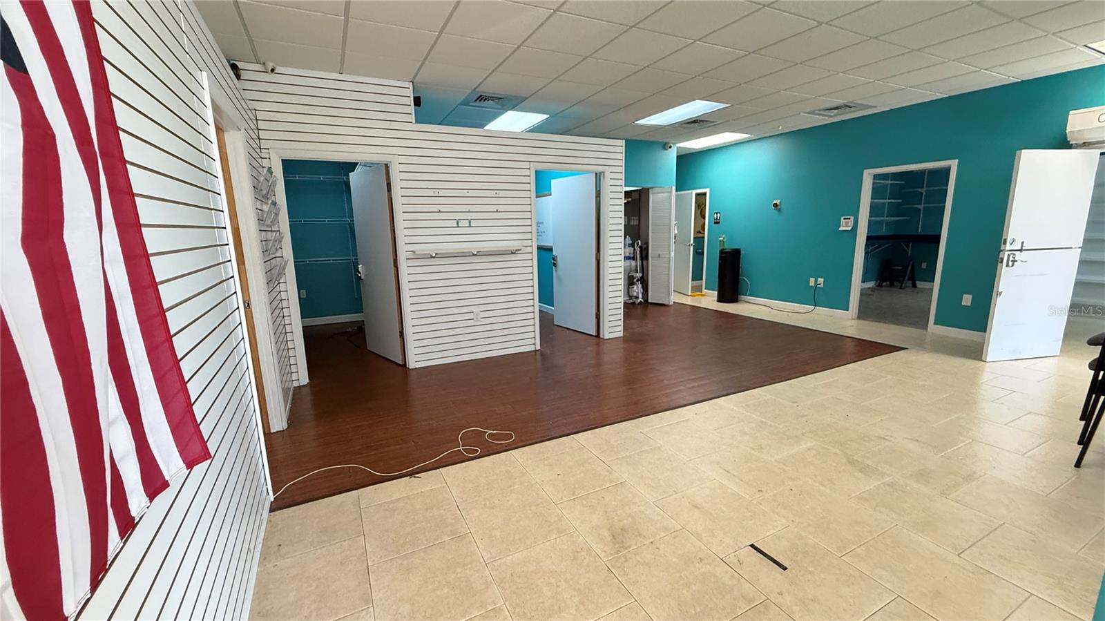 SEA CREST SHOPPING CENTER - Commercial Lease