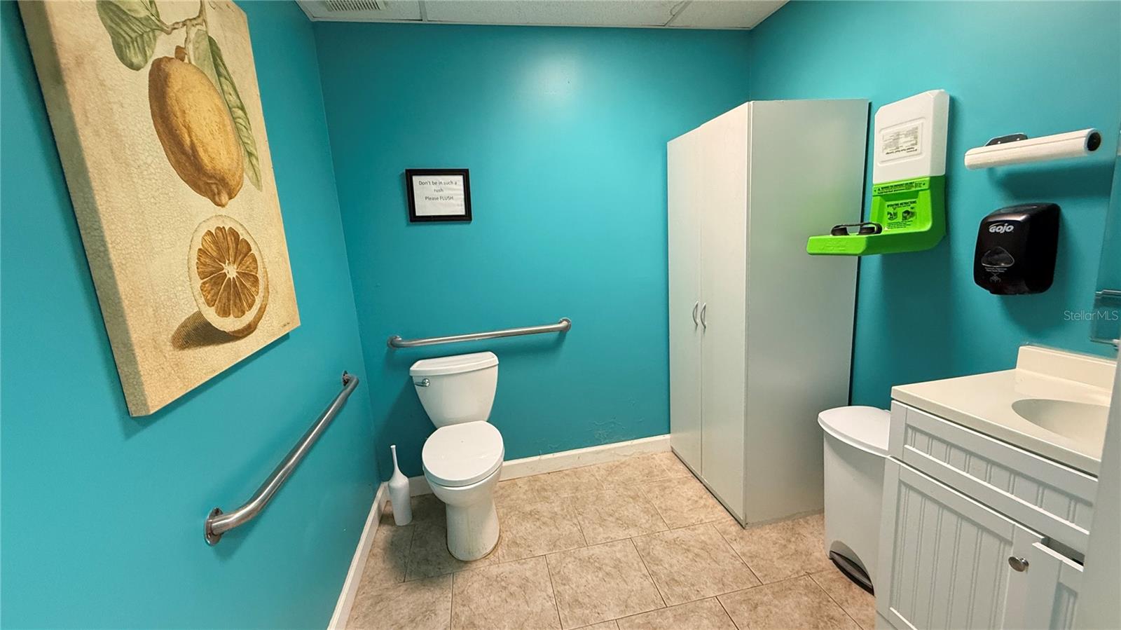 SEA CREST SHOPPING CENTER - Commercial Lease