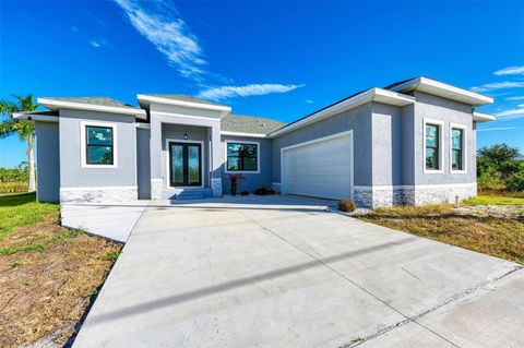 A home in PORT CHARLOTTE