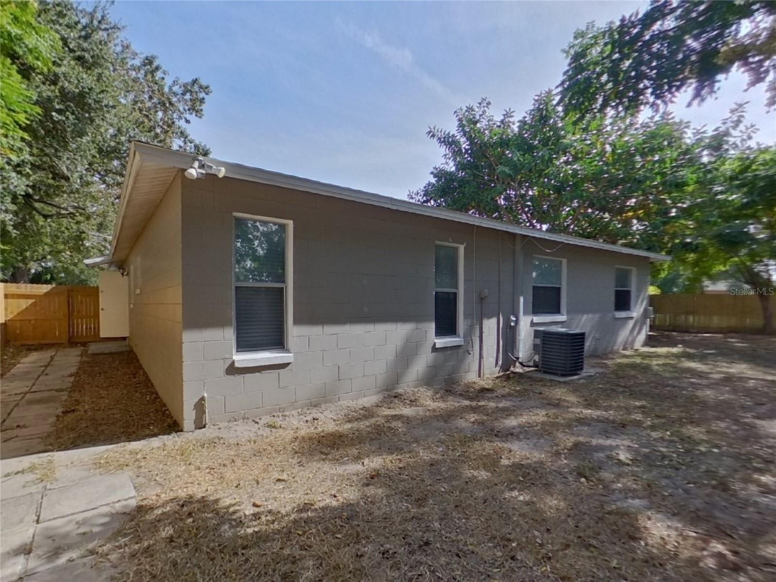 THE GROVES NORTH - Residential Lease