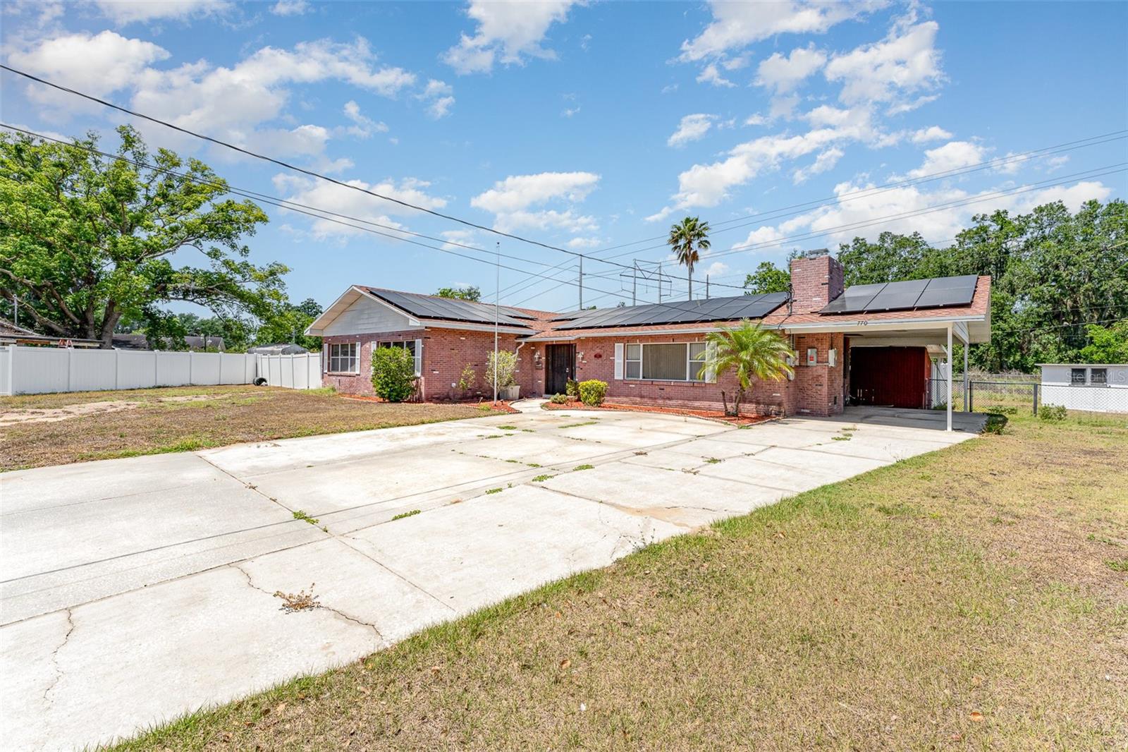770 MANOR DRIVE