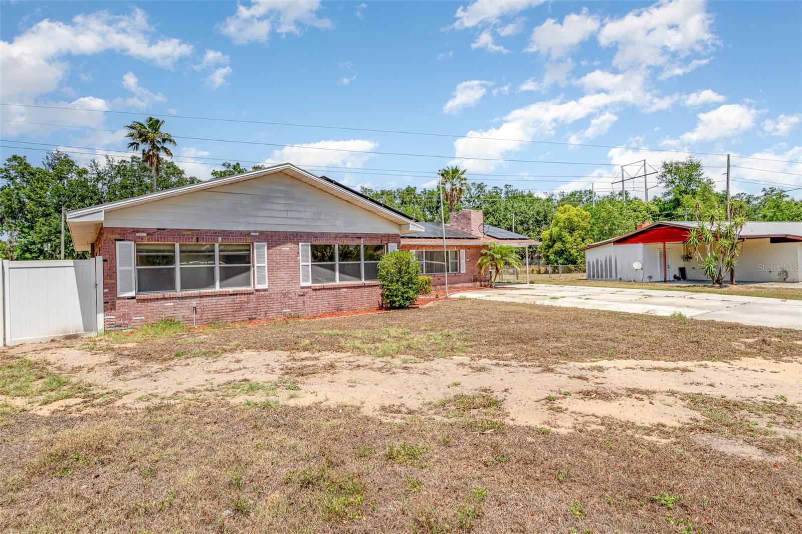 770 MANOR DRIVE
