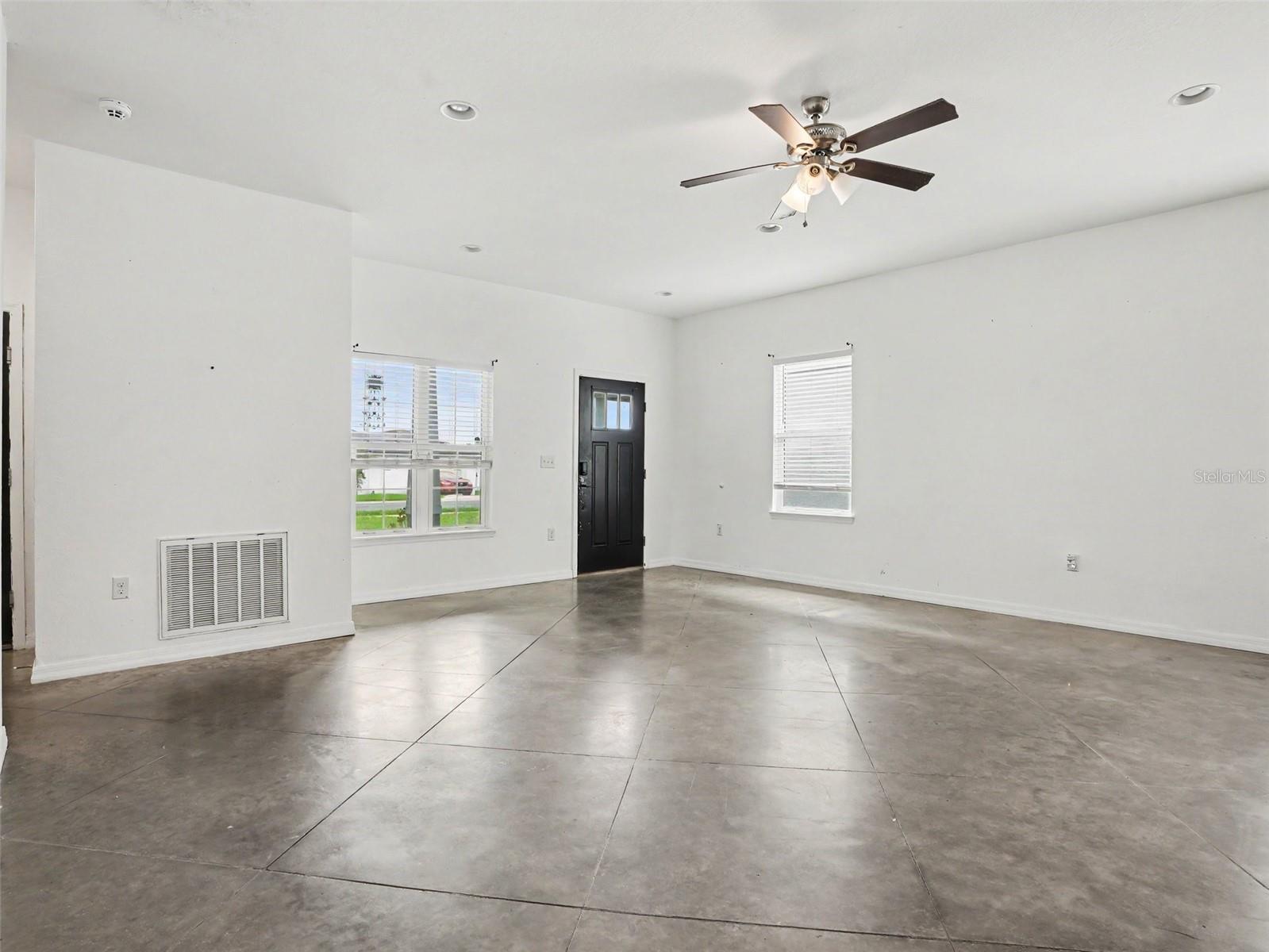477 KENSINGTON VIEW DRIVE